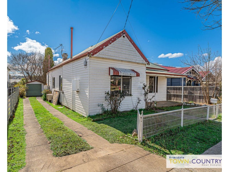 211 brown st, Armidale NSW 2350
