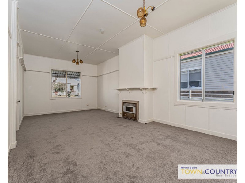 211 brown st, Armidale NSW 2350