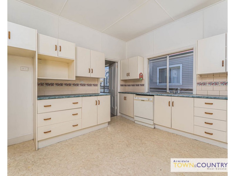 211 brown st, Armidale NSW 2350