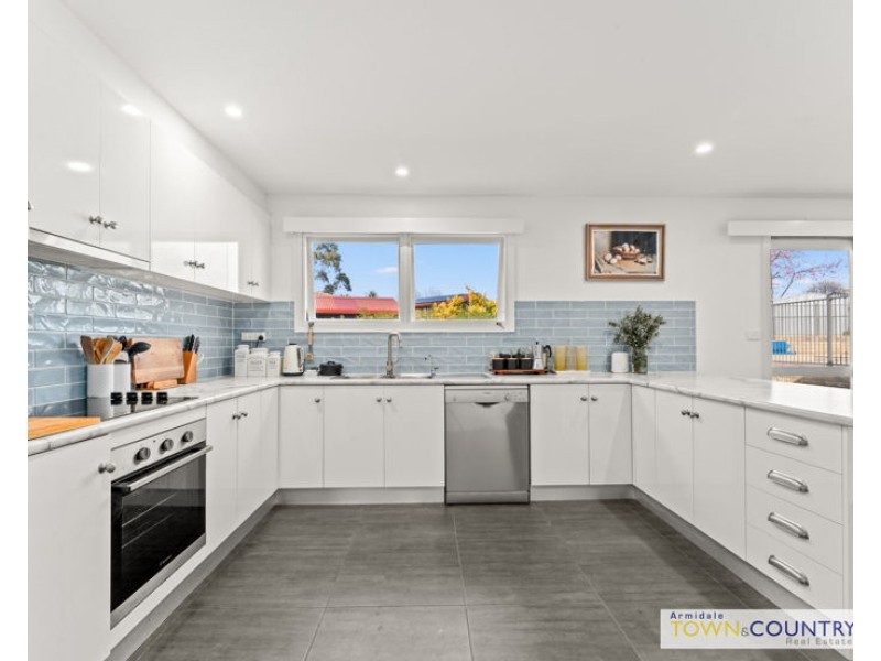 6 Barclay Street, Armidale NSW 2350