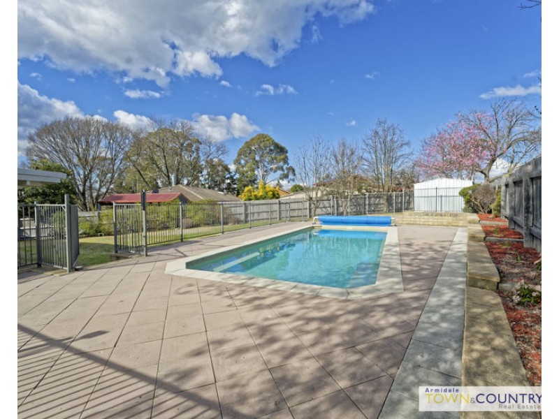 6 Barclay Street, Armidale NSW 2350