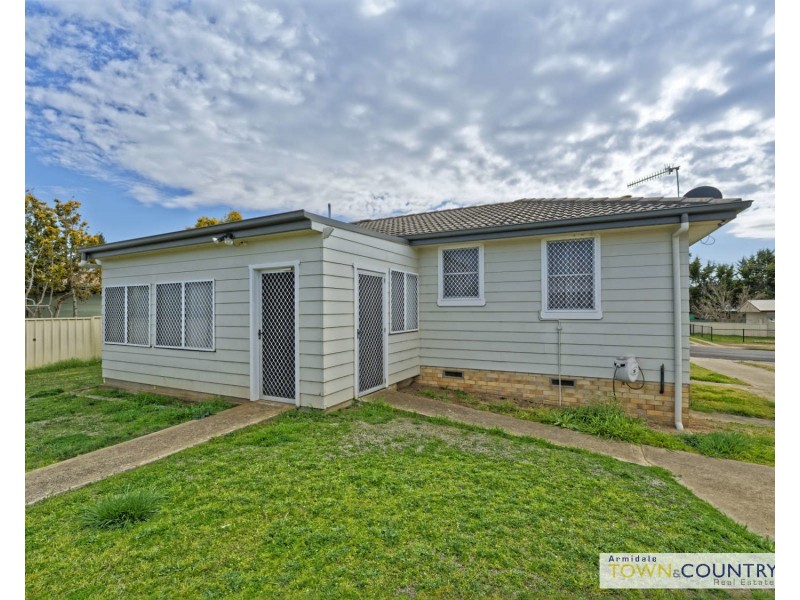18 McBean Avenue, Armidale NSW 2350