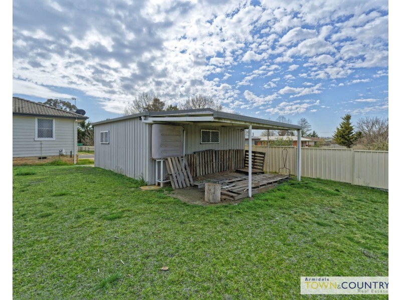18 McBean Avenue, Armidale NSW 2350
