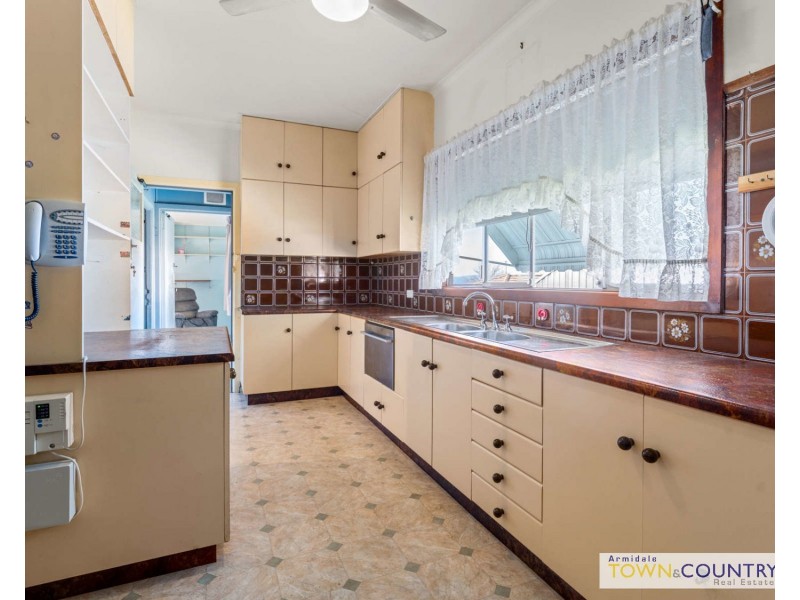 15 Laurence Avenue, Armidale NSW 2350