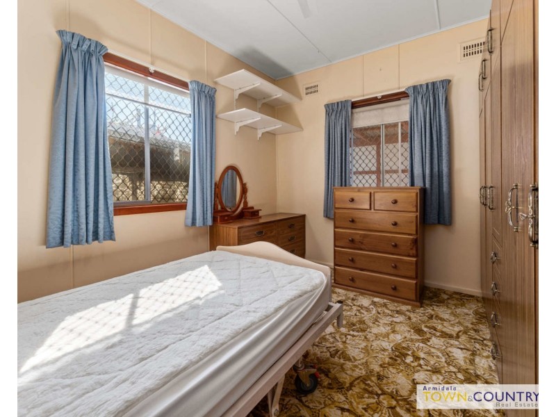 15 Laurence Avenue, Armidale NSW 2350