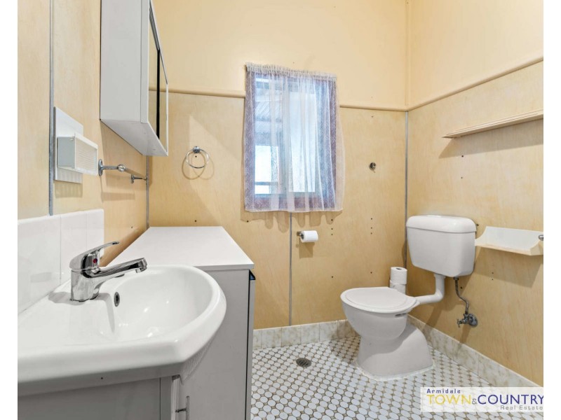 15 Laurence Avenue, Armidale NSW 2350