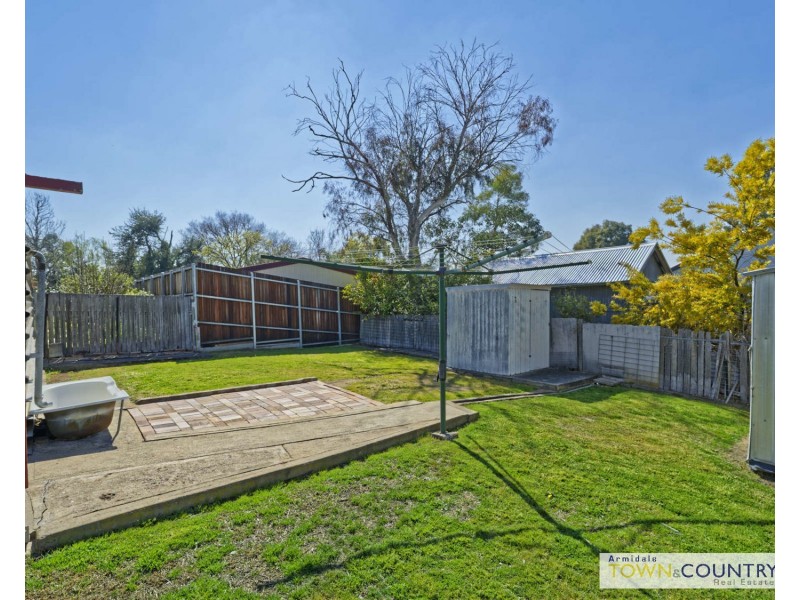 15 Laurence Avenue, Armidale NSW 2350