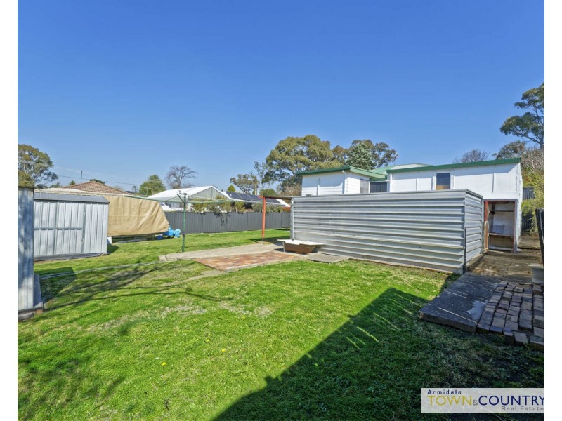15 Laurence Avenue, Armidale NSW 2350