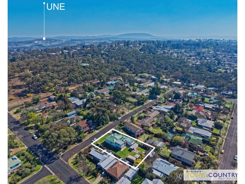 15 Laurence Avenue, Armidale NSW 2350