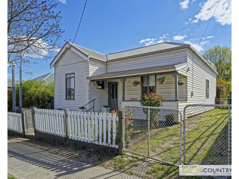 62 Marsh Street, Armidale NSW 2350