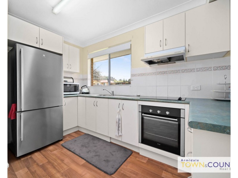 1/2 Kenalmac Ave, Armidale NSW 2350