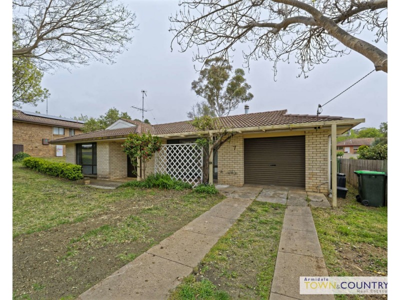 7 Simpson Avenue, Armidale NSW 2350