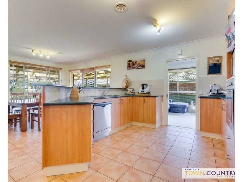 6 Norris Drive, Armidale NSW 2350