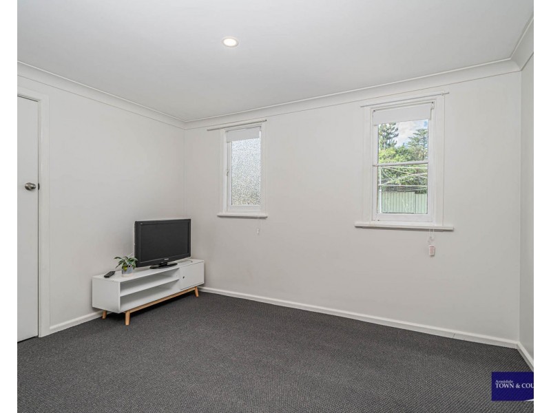 2/61 Markham Street, Armidale NSW 2350