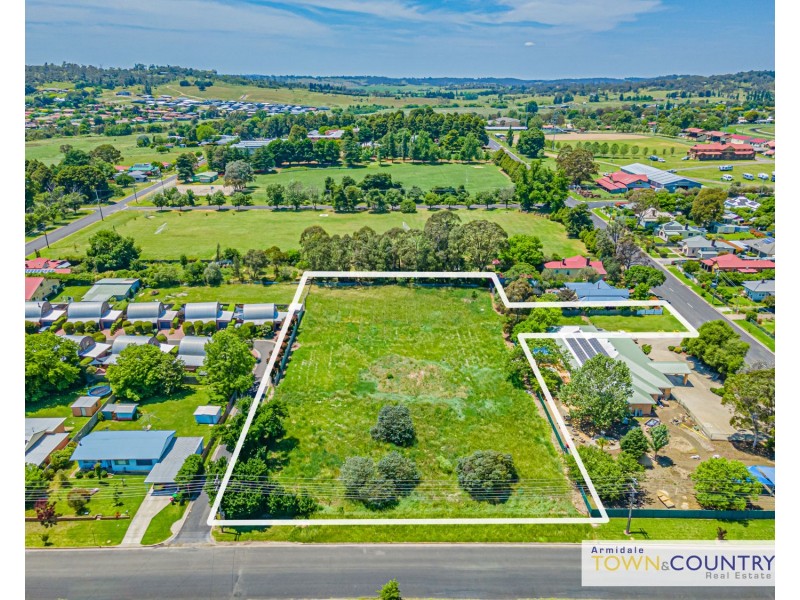 51 Kirkwood Street, Armidale NSW 2350