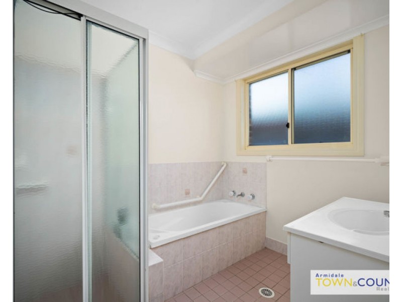 8 Eleanor Close, Armidale NSW 2350
