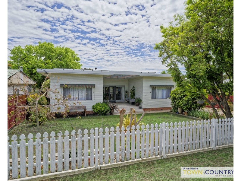 9 Grafton Road, Armidale NSW 2350