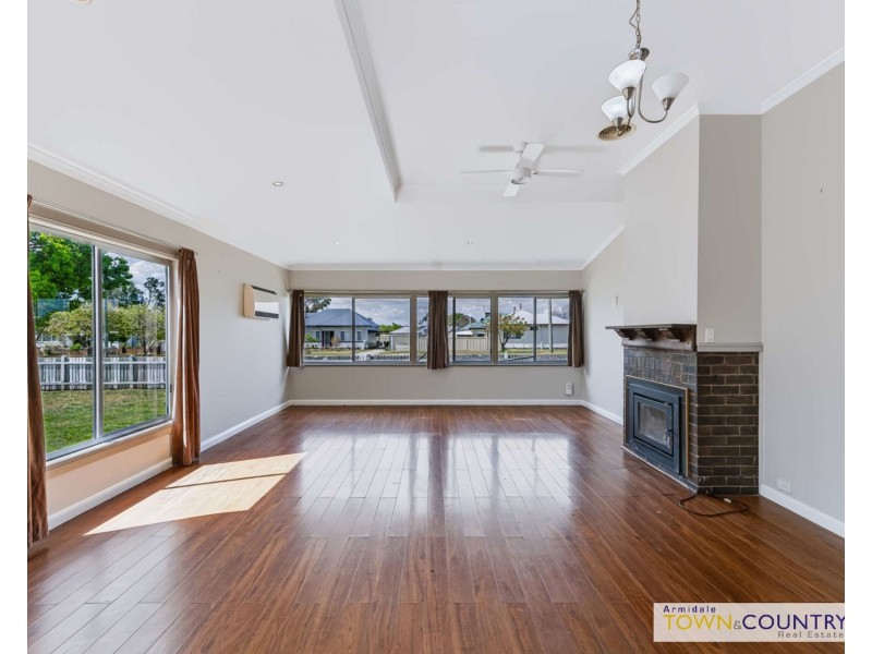 91 Bridge Street, Uralla NSW 2358