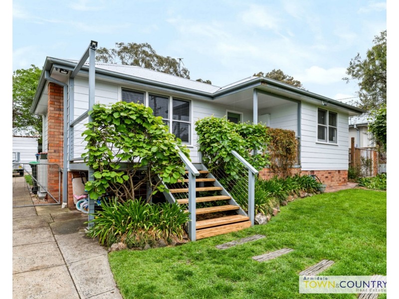 12 Douglas Street, Armidale NSW 2350