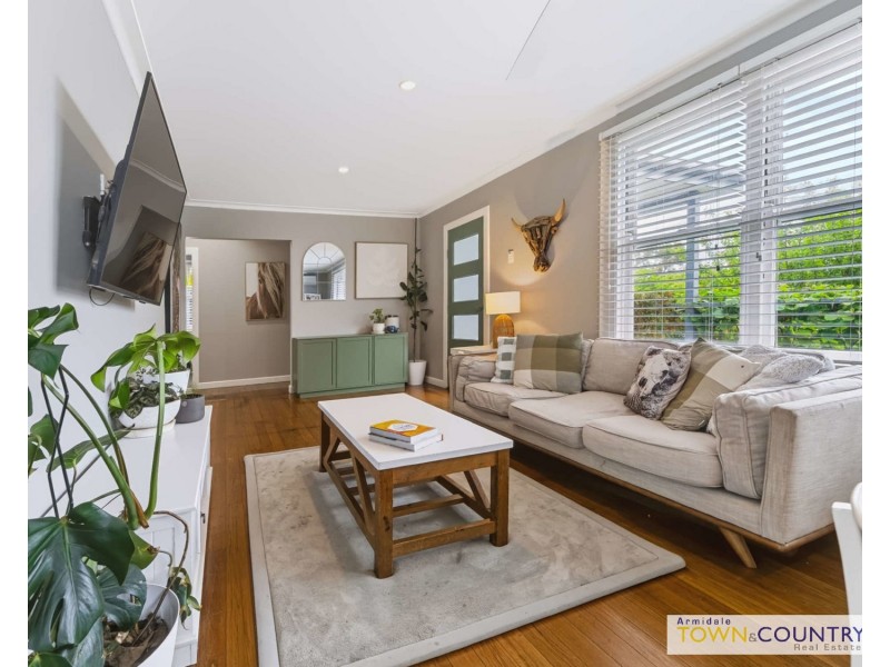 12 Douglas Street, Armidale NSW 2350