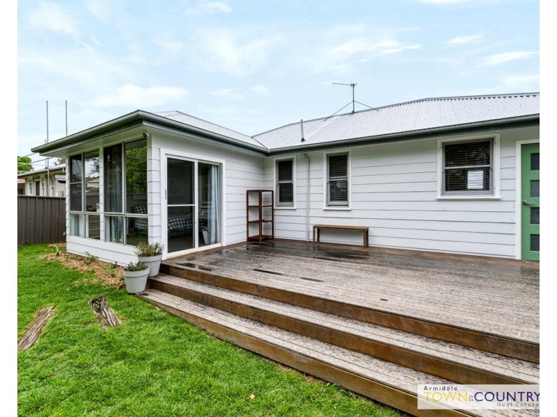 12 Douglas Street, Armidale NSW 2350