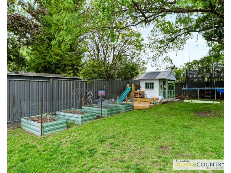 12 Douglas Street, Armidale NSW 2350