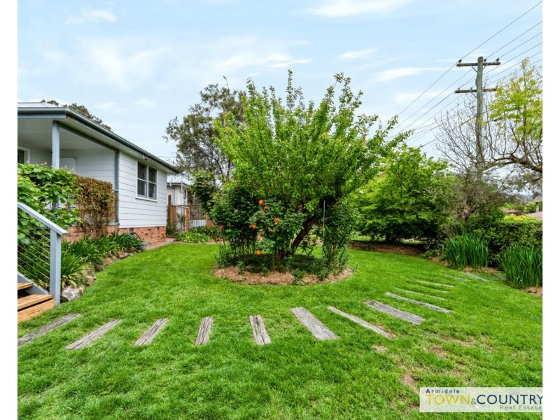 12 Douglas Street, Armidale NSW 2350