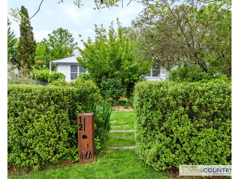 12 Douglas Street, Armidale NSW 2350