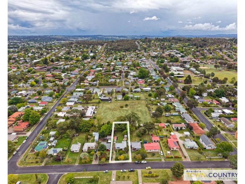 12 Douglas Street, Armidale NSW 2350