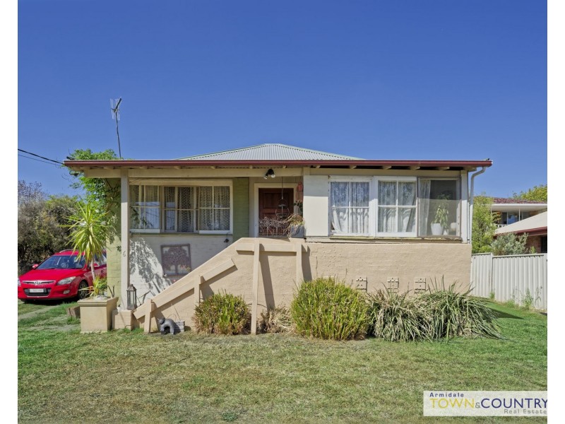 6 Lambs Avenue, Armidale NSW 2350