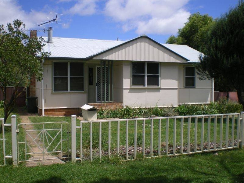 4 Abercrombie Street, Guyra NSW 2365