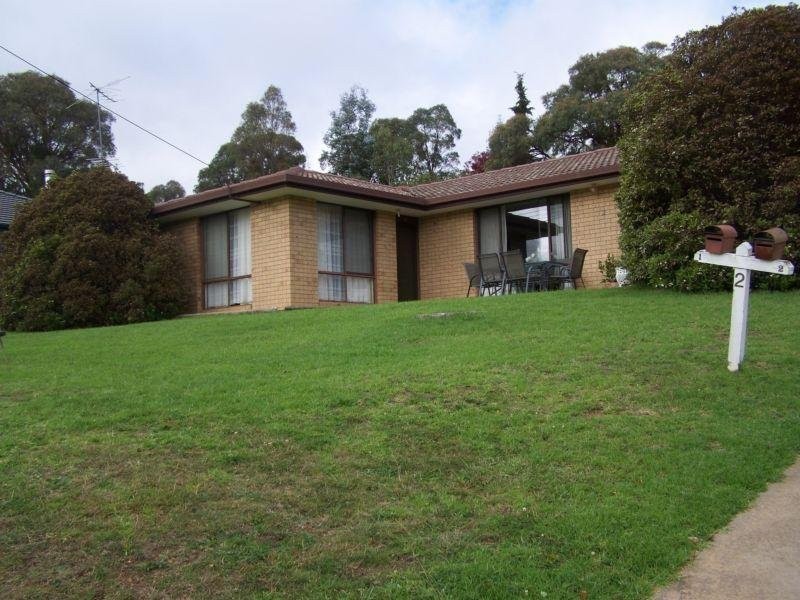 1/2 Bishop Crescent, Armidale NSW 2350