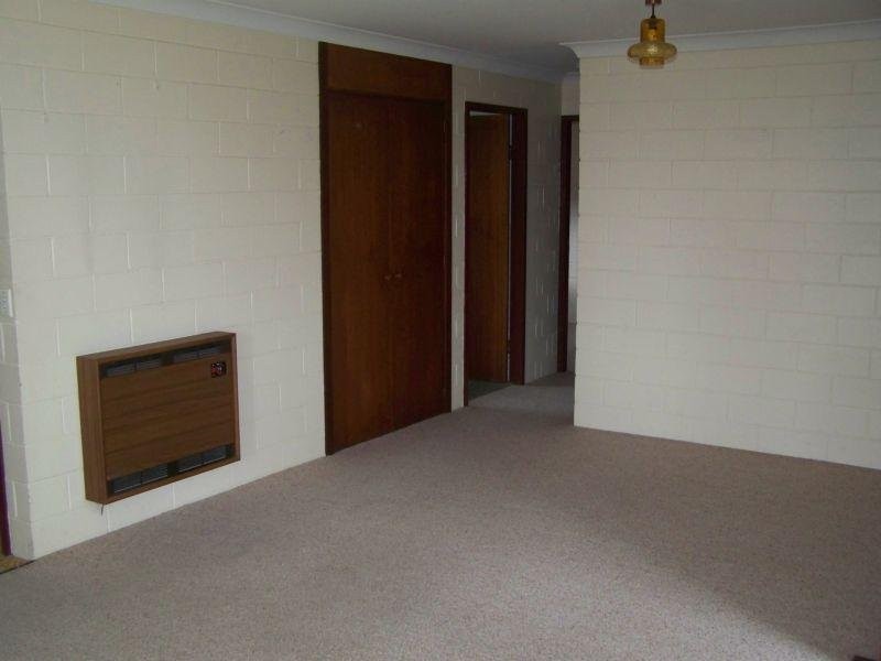 1/2 Bishop Crescent, Armidale NSW 2350