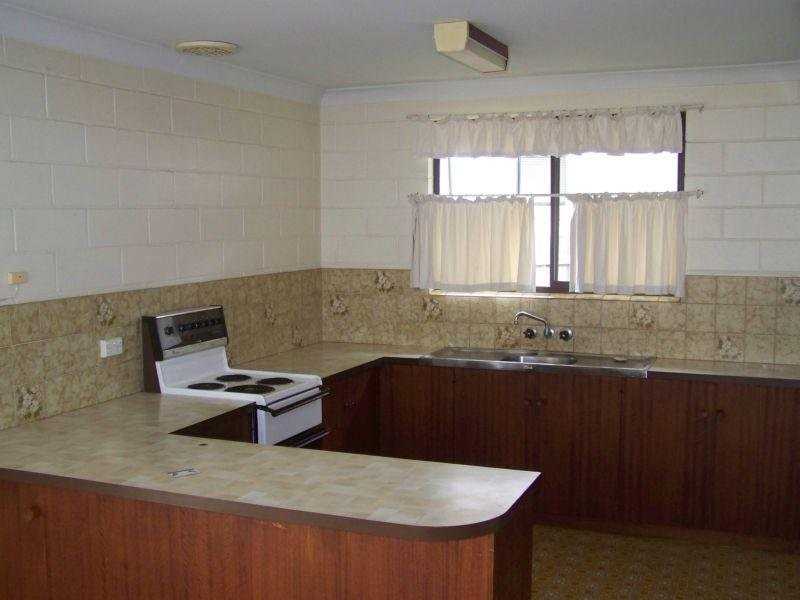 1/2 Bishop Crescent, Armidale NSW 2350