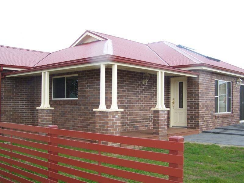2/12 Hardinge Street, Guyra NSW 2365