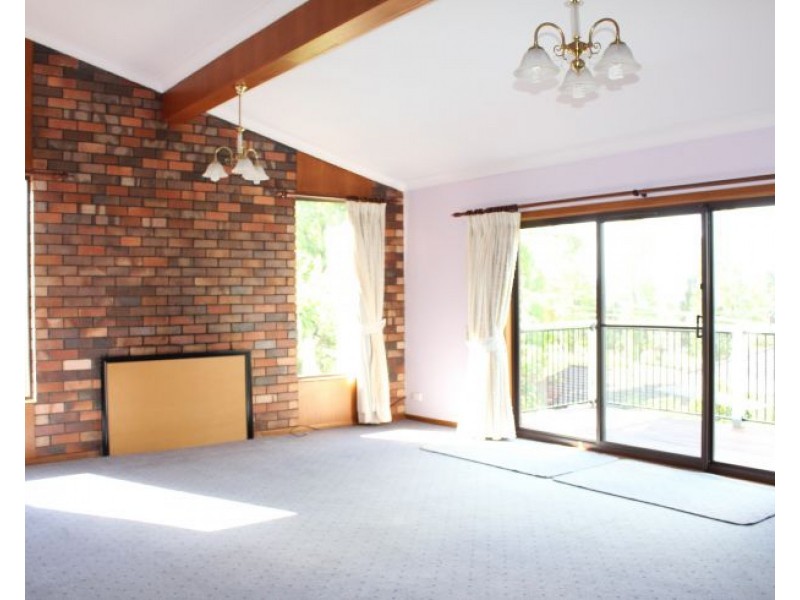 49 Garibaldi Street, Armidale NSW 2350