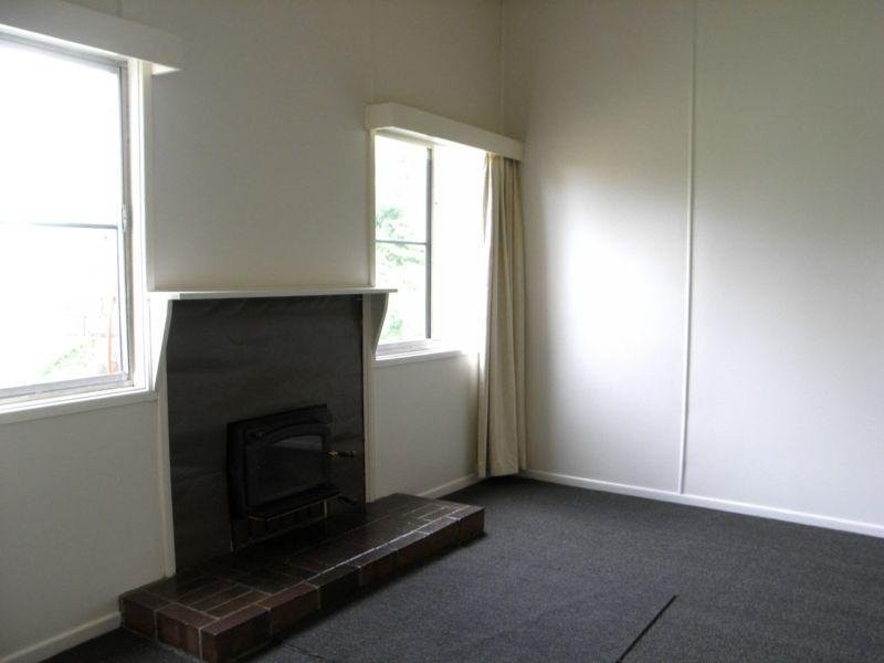 2 Manse Street, Guyra NSW 2365