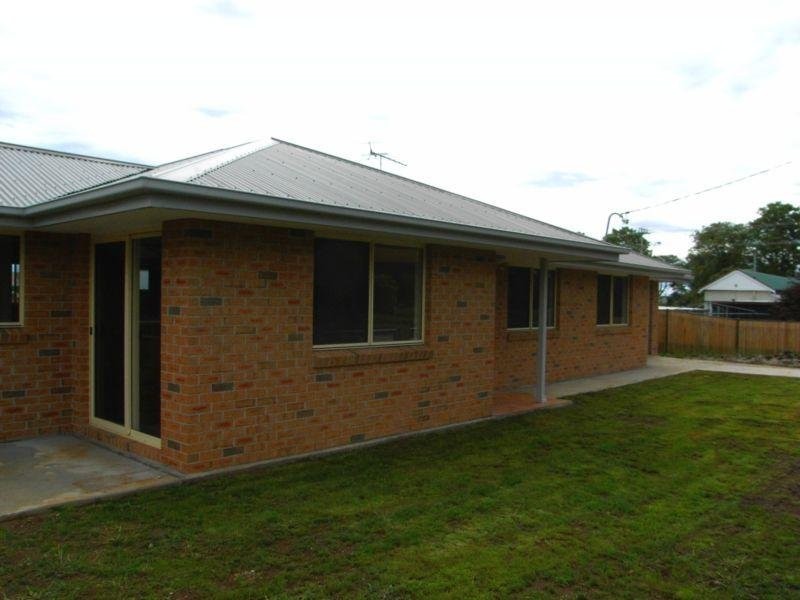 8B Urandangie Street, Guyra NSW 2365