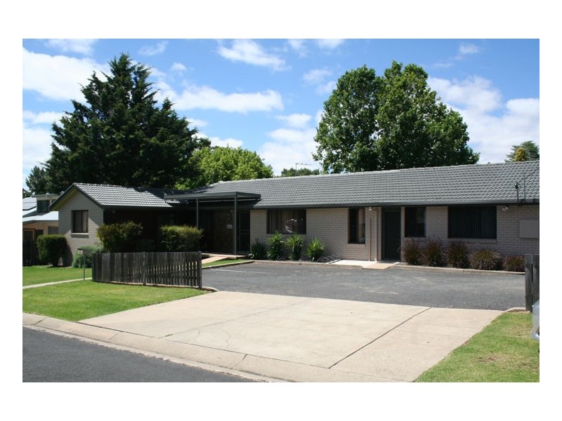 Room 2/4 Salmon Avenue, Armidale NSW 2350