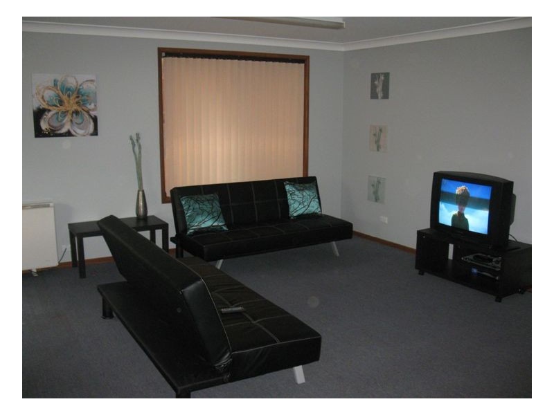 Room 2/4 Salmon Avenue, Armidale NSW 2350