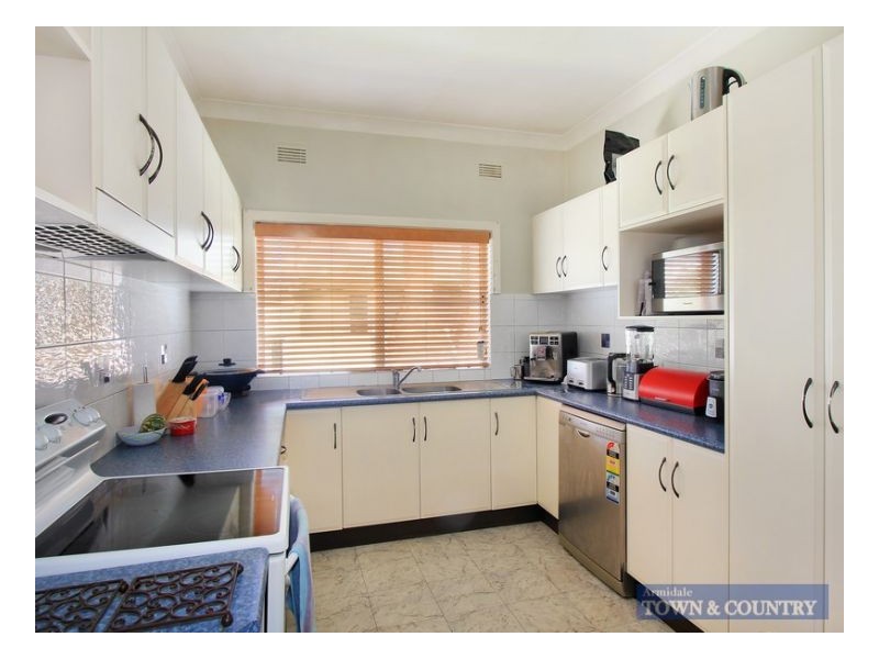 7 Marsh Street, Armidale NSW 2350