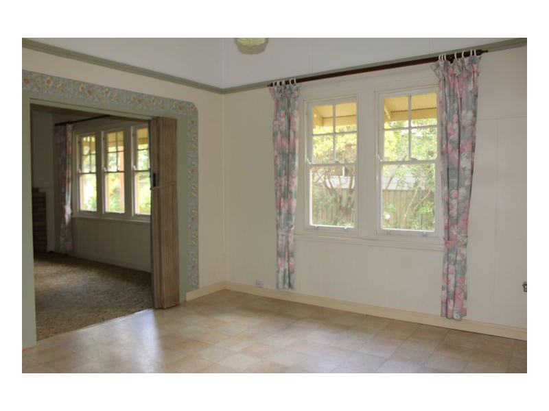 16 Ollera Street, Guyra NSW 2365
