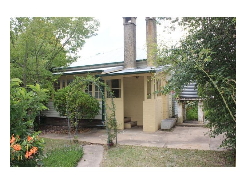 16 Ollera Street, Guyra NSW 2365