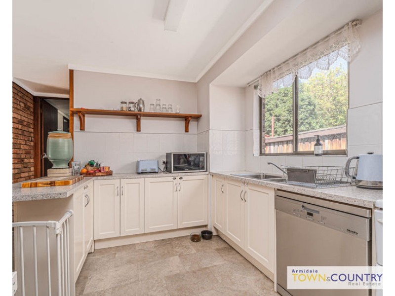 5 Sylvia Crescent, Armidale NSW 2350