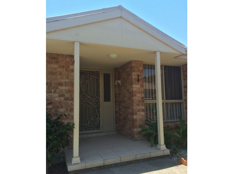 2/13 Amber Close, Armidale NSW 2350