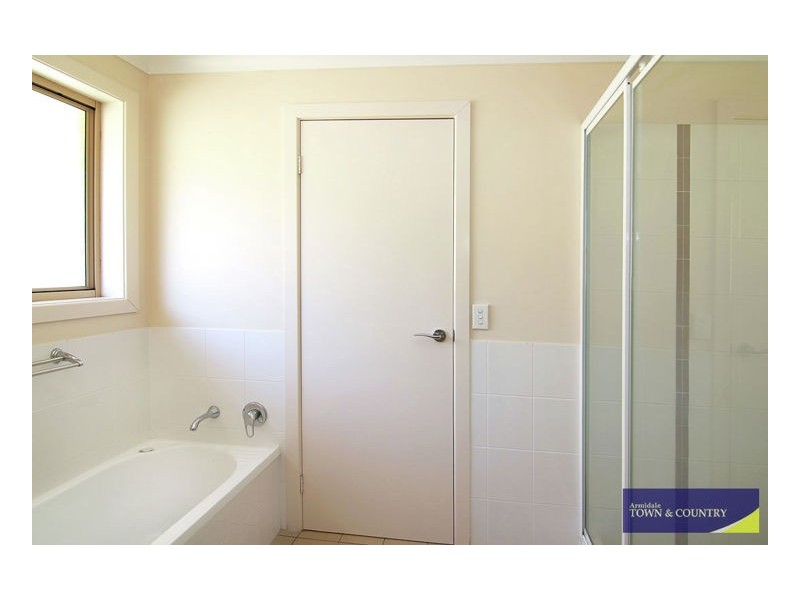 2/13 Amber Close, Armidale NSW 2350