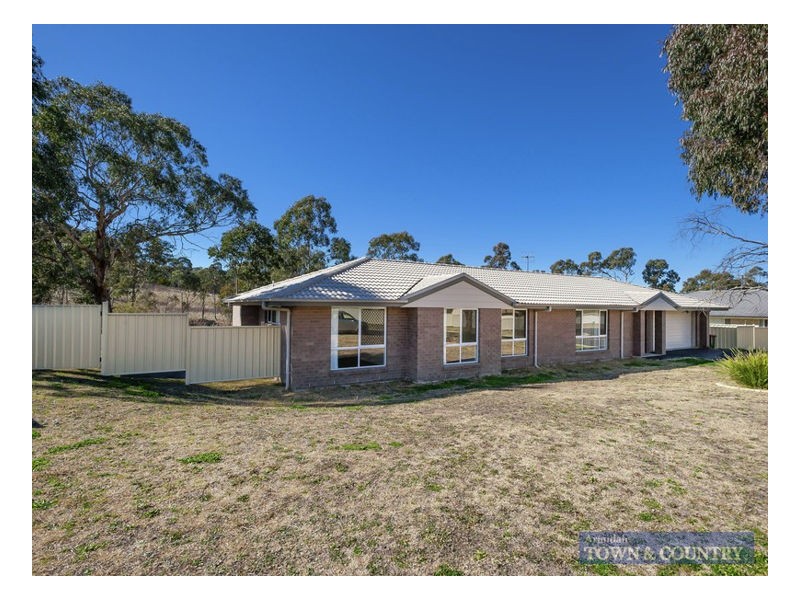 8 Somerville Close, Armidale NSW 2350