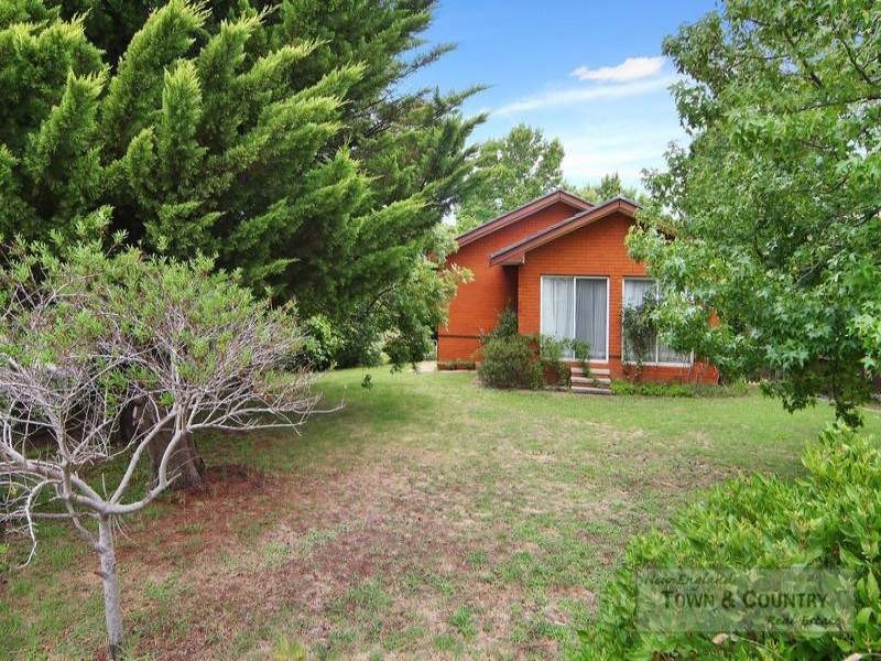 16 Merinda Place, Armidale NSW 2350