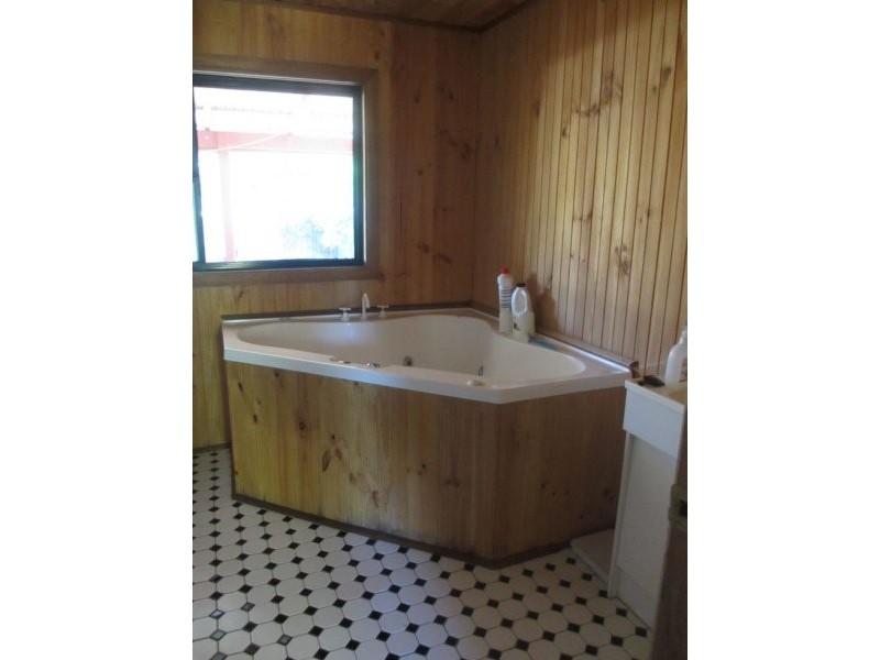 21 Claude Street, Armidale NSW 2350