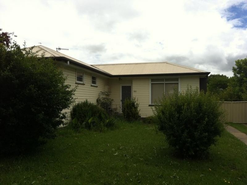 166 Canambe Street, Armidale NSW 2350